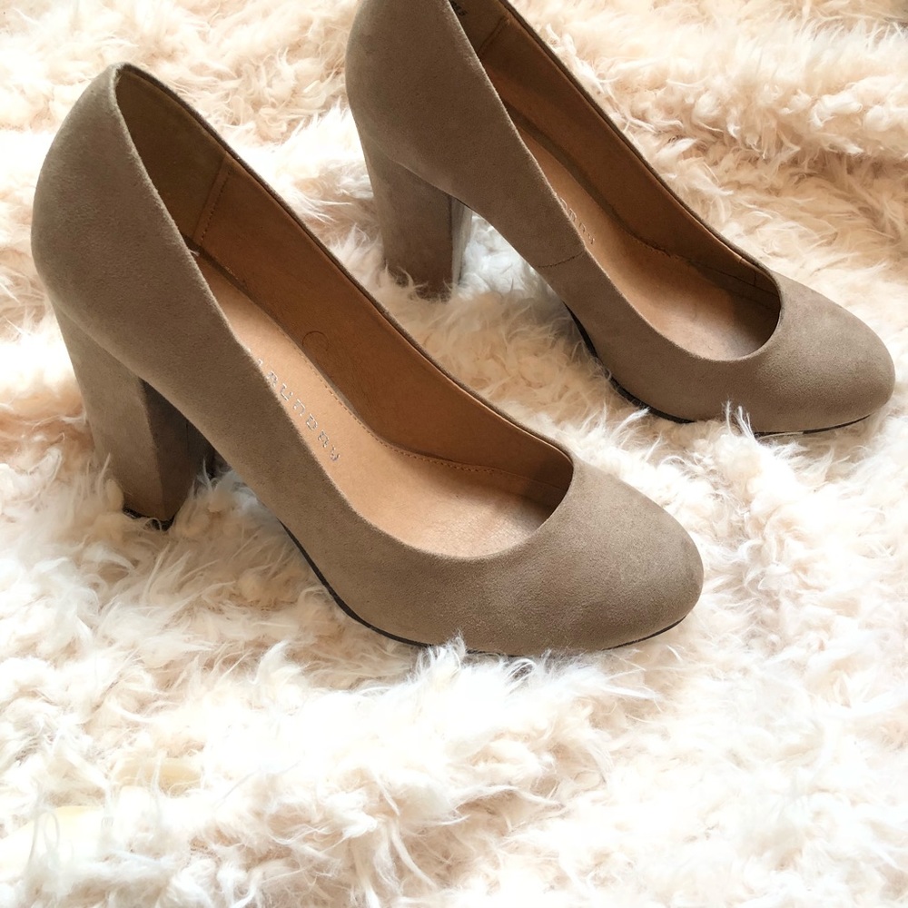 Chinese Laundry Suede Pumps